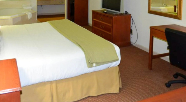 Люкс Farragut Inn & Suites