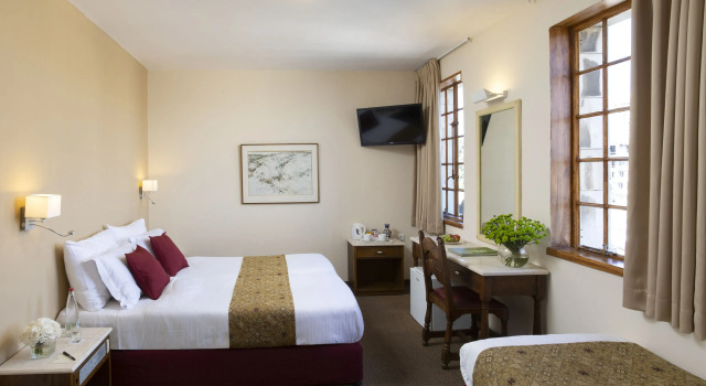 Standard- tredobbelt værelse YMCA Three Arches Hotel
