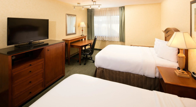 Четырёхместный номер Standard Red Lion Templins Hotel on the River