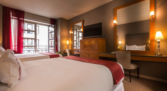 Четырёхместный номер Standard с балконом Hotel Giraffe by Library Hotel Collection