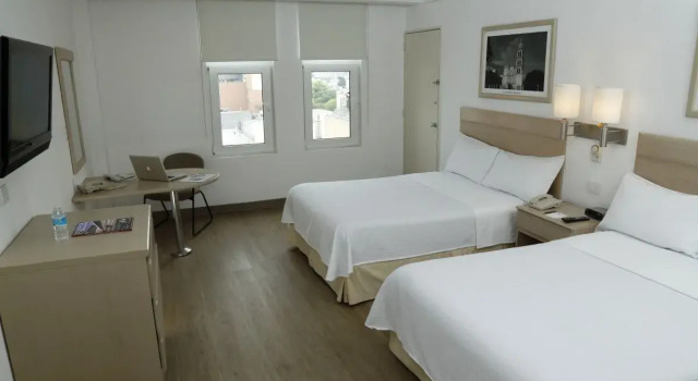 Четырёхместный номер Superior Hotel Monterrey Macroplaza