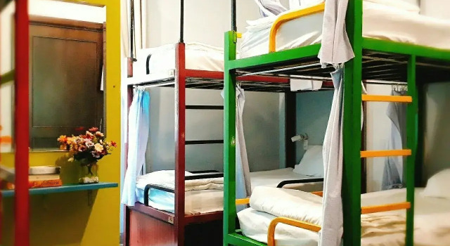 Кровать в общем номере 4sisters Hostel
