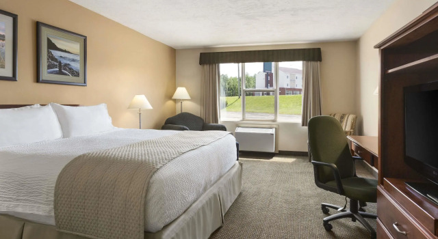 Двухместный номер Days Inn & Suites by Wyndham Moncton