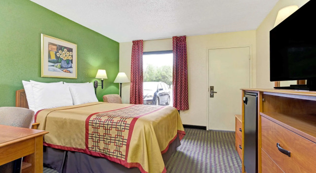 Двухместный номер Standard Days Inn by Wyndham Wilson