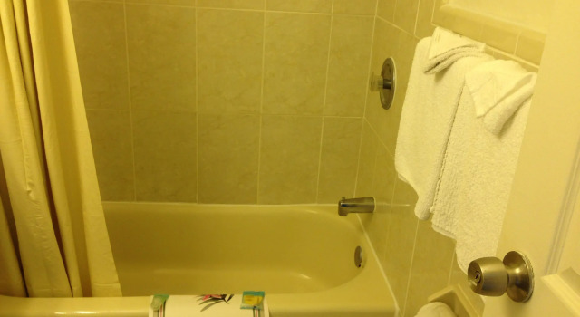 Четырёхместный номер Standard Red Carpet Inn & Suites