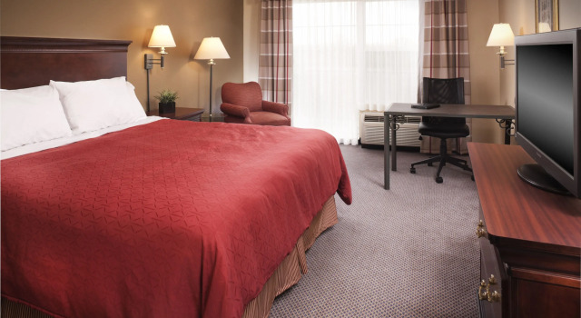 Двухместный люкс c 1 комнатой Country Inn & Suites by Radisson, Milwaukee West Brookfield , WI