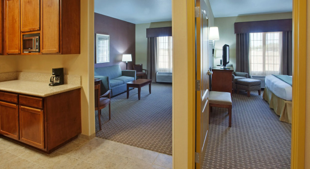 Двухместный люкс Holiday Inn Express Hotel & Suites Willows by IHG