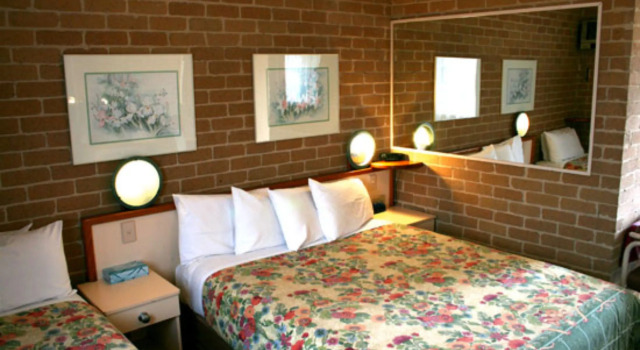 Двухместный номер Deluxe Grand Manor Motor Inn