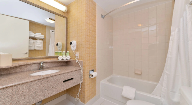 Номер Standard Holiday Inn Express & Suites VA Beach Oceanfront by IHG