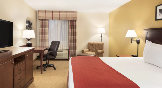 Двухместный номер Standard Country Inn & Suites by Radisson, Cedar Rapids Airport, IA