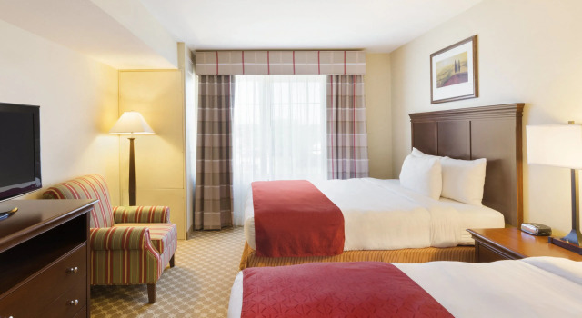 Четырёхместный номер Standard Country Inn & Suites by Radisson, Covington, LA