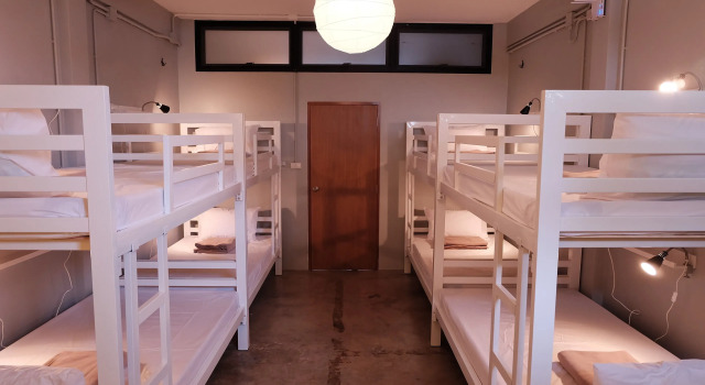 Кровать в общем номере Petit Hostel