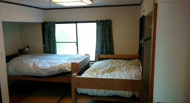Кровать в общем номере (мужской номер) Guesthouse Angoso - Hostel