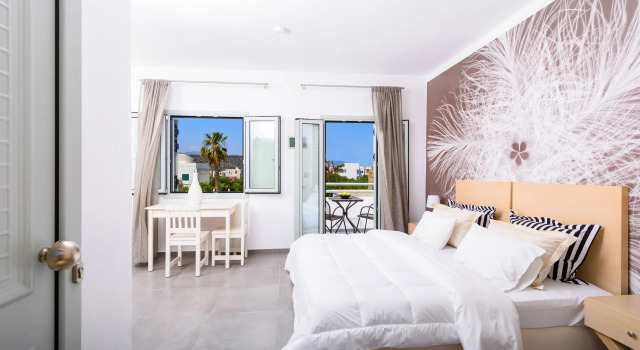 Студия Superior Angela Studios Apartments