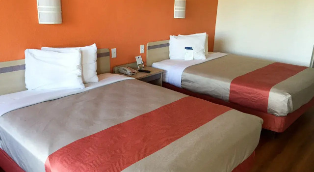 Четырёхместный номер Standard Motel 6-Anniston, AL