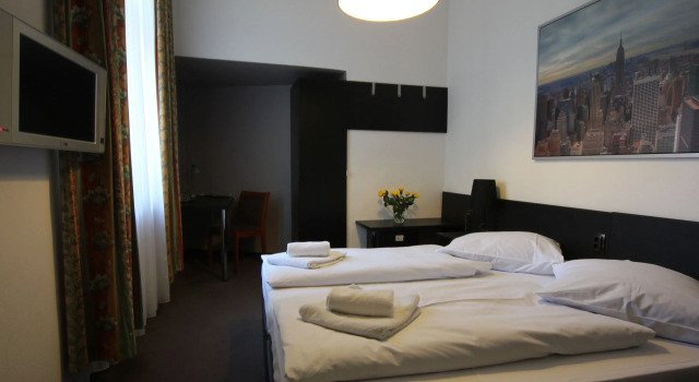 Двухместный номер Standard Carlton Hotel