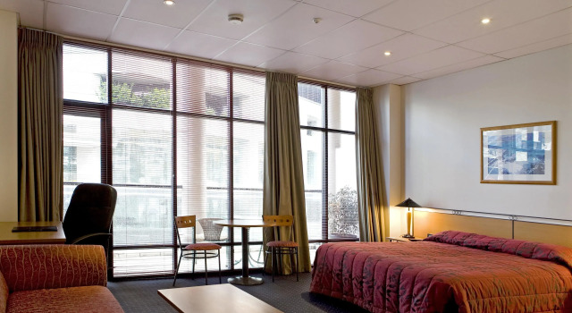 Номер Standard с балконом Econo Lodge City Central