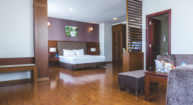 Люкс Classic Park View Saigon Hotel