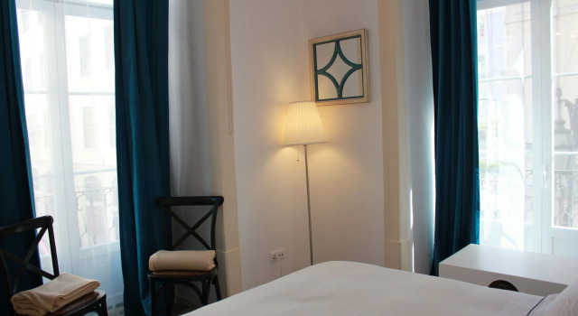 Lisbon Downtown Inn, Забронировать Отель Отели Лиссабона 3 звезды, рядом с Статуя Фернандо Пессоа, 3*