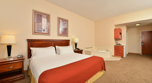 Двухместный люкс Holiday Inn Express Campbellsville by IHG