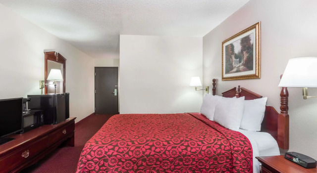 Двухместный номер Standard Days Inn & Suites by Wyndham Kaukauna WI