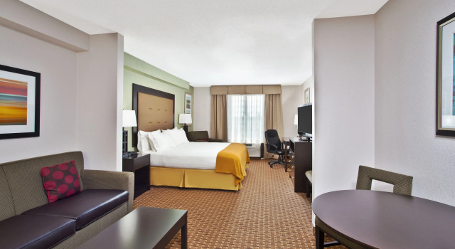 Двухместный люкс Holiday Inn Express Hotel and Suites Harrington - Dover Area by IHG