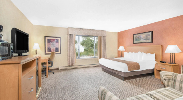 Двухместный номер Standard Days Inn & Suites by Wyndham Duluth by the Mall