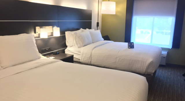 Четырёхместный номер Standard Holiday Inn Express & Suites - Albany Airport - Wolf Road by IHG