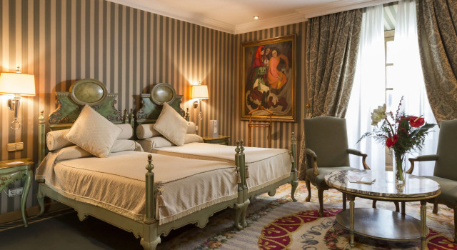 Полулюкс Eurostars Hotel de la Reconquista