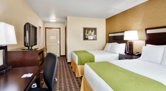 Четырёхместный номер Standard Holiday Inn Express and Suites Limerick - Pottstown by IHG