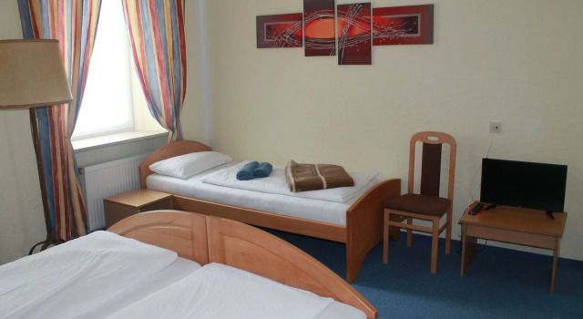 Трёхместный номер Standard Garni Hotel Post