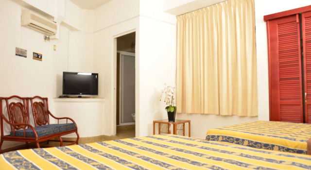 Четырёхместный номер Standard Hotel Paradise Inn