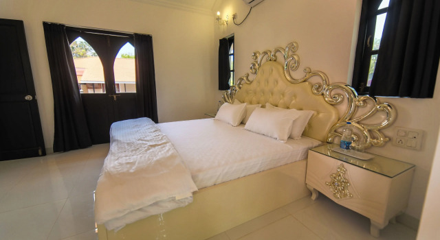 Amour Resort