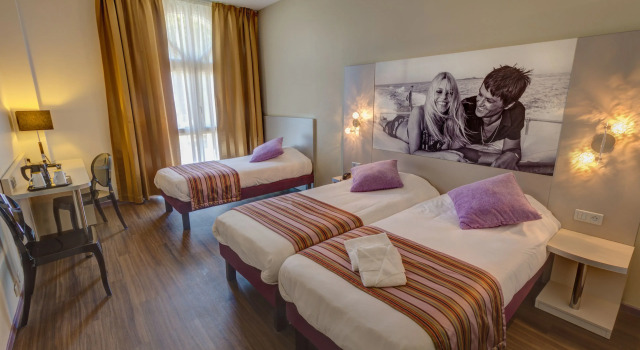 Трёхместный семейный номер Standard Hôtel Arles Plaza