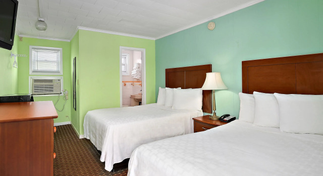 Четырёхместный номер Standard Madison Beach Motel