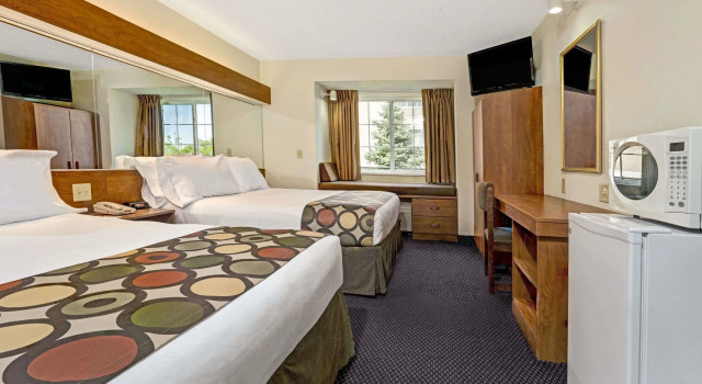Четырёхместный номер Standard Microtel Inn and Suites - Inver Grove Heights