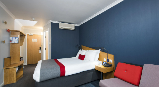 Двухместный номер Standard Holiday Inn Express Swindon West by IHG