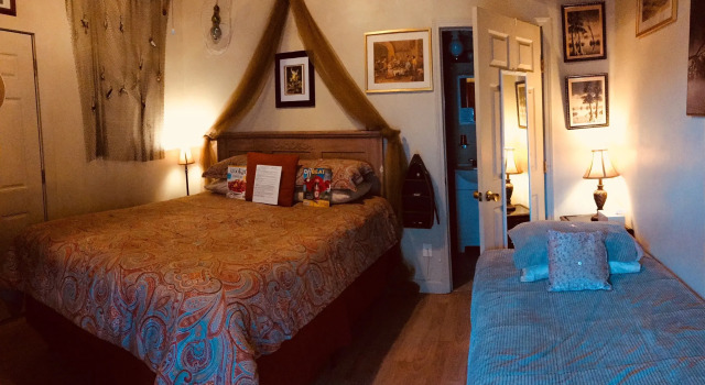 Номер Standard 1870 Banana Courtyard French Quarter B&B