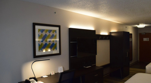 Четырёхместный номер Standard Holiday Inn Express Hotel & Suites Sparta by IHG