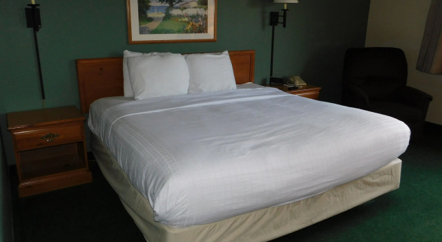 Двухместный номер Standard AmericInn by Wyndham Oscoda Near AuSable River