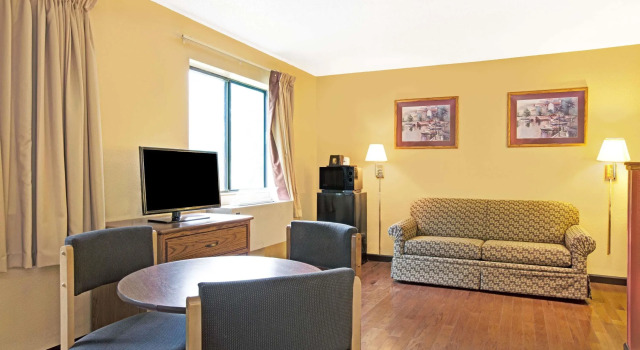Двухместный люкс Super 8 by Wyndham Baltimore/Essex Area