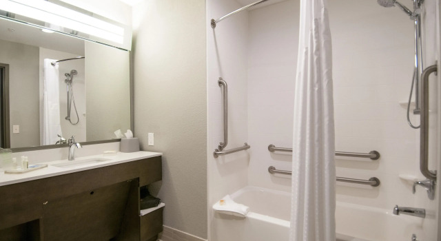Четырёхместный номер Standard Holiday Inn - New Orleans Airport North by IHG