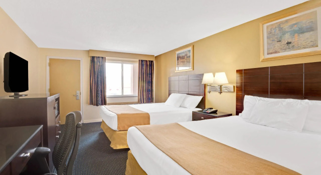 Четырёхместный номер Standard Super 8 by Wyndham Milford/New Haven