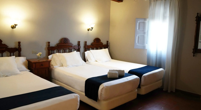 Трёхместный номер Standard Hotel Medium Renaixença
