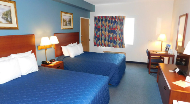 Четырёхместный номер Standard Reston Inn & Suites