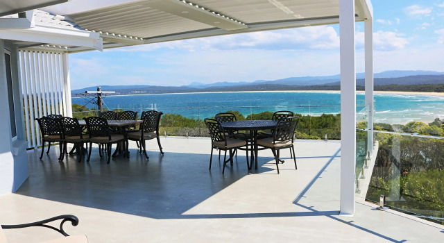 Bar Beach House