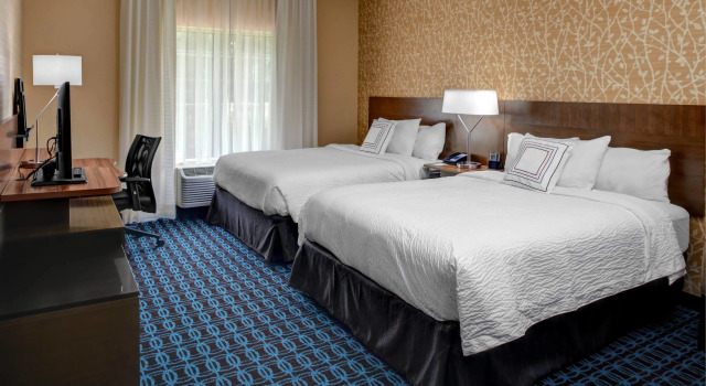 Четырёхместный номер Standard Fairfield Inn & Suites by Marriott Douglas