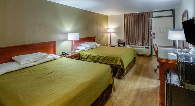 Четырёхместный номер Standard Econo Lodge Goose Creek - Charleston North