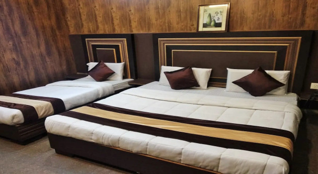 Трёхместный семейный номер Standard Hotel Pardesi,Har ki pauri Road Haridwar