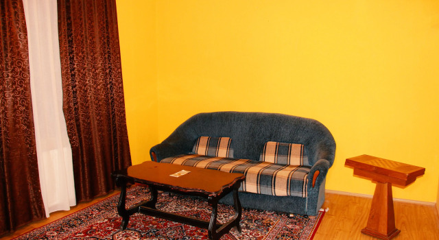 Tirifiholiday, Prenota Hotel Sulkhan-Saba Kutaisi